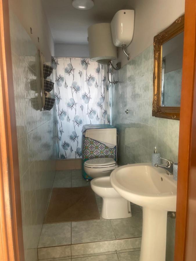 Airport Apartment Happyhouse Fiumicino Eksteriør billede